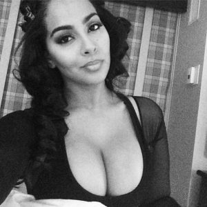 Ayisha Diaz cleavage