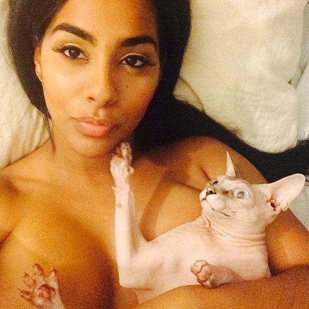 Ayisha Diaz topless selfie