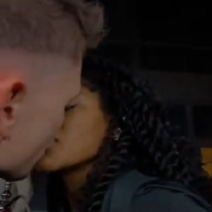 Keke Palmer is always going viral, on Twitter, for something. This time, she shared a video, where she happens to kiss a white guy. On Twitter, the fans have had a field day, clowning her over it.