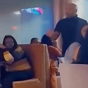 Kevin Kelley black restaurant owner tells black women twerking to get the fuck out