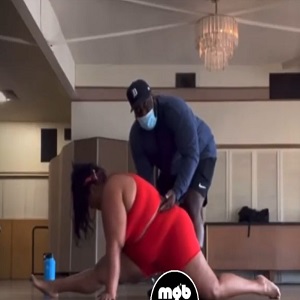 Lizzo shares video of herself learning how to do splits
