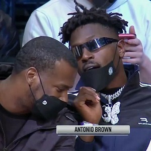 Antonio Brown spotted sitting courtside at Nets - Grizzlies game