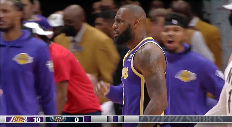 LeBron James scores Lakers first 12 points in 3 minutes