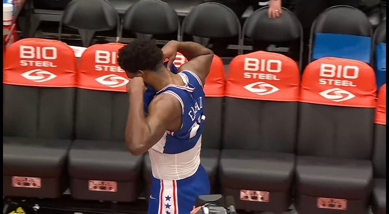 Joel Embiid and Tyrese Maxey get mad at James Harden for late airball
