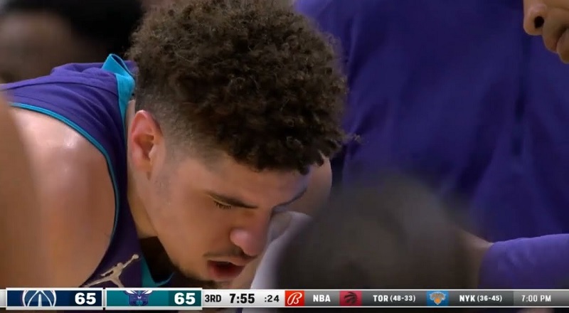 LaMelo Ball sheds tears after his nose gets injured