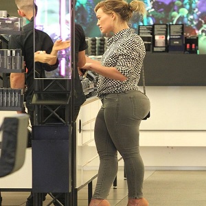 Hillary Duff trends on Twitter after photoshopped photo of her goes viral