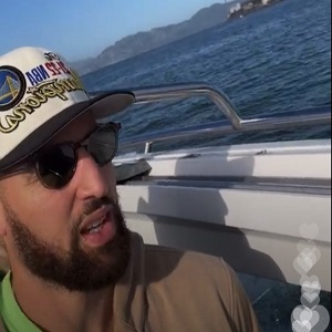 Klay Thompson loses his championship hat while driving his boat