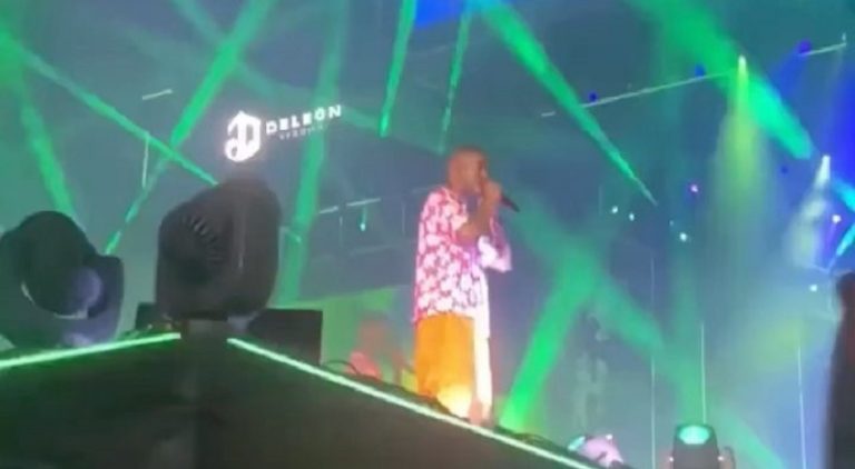 Kid Cudi walks off stage as fans throw trash at him at Rolling Loud