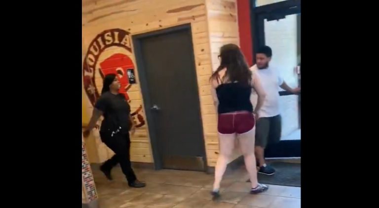 Popeyes employees get into altercation with customer