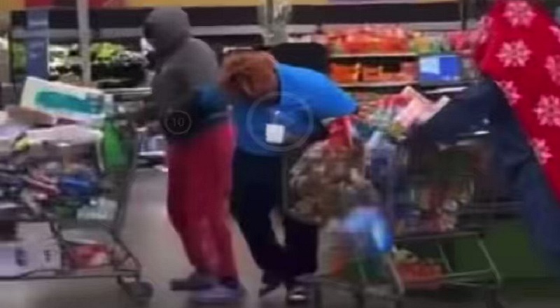 Shoplifters hit Walmart employee in the head as they run out