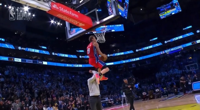 Mac McClung impresses Giannis at the Slam Dunk Contest