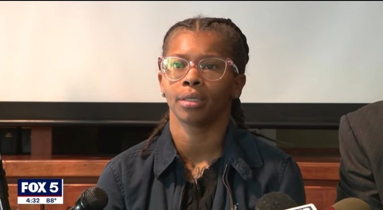 Woman claims Popeyes employee ripped her hair out over order