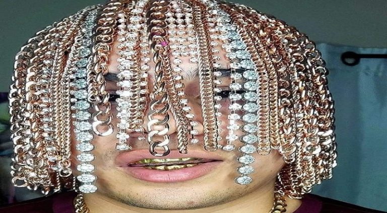 Man implants gold chains into his scalp to serve as hair