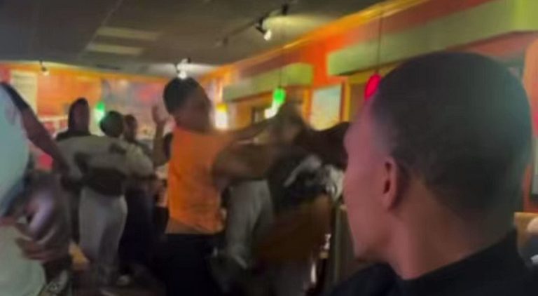 Major fight breaks out in the middle of an Applebees