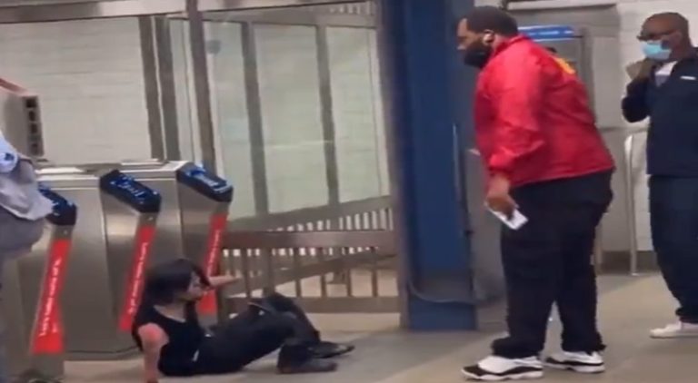 Man kicks armless man for making racist insults towards him