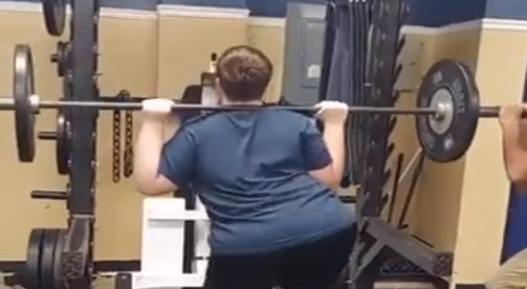 Teenager gets made fun of for swaying hips while doing squats